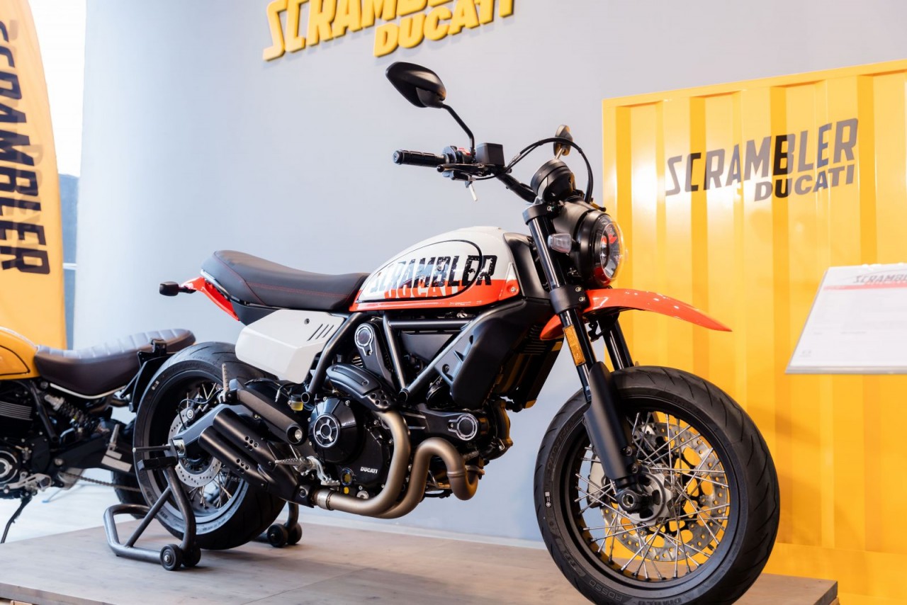 REVIEW 2016 Ducati Scrambler Icon  for hipsters  paultanorg